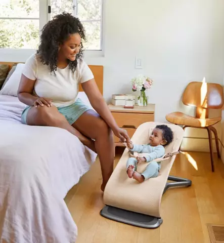 ergobaby_evolve_bouncer_sitteri_lelukaari_wauva - Sitterit ja keinut - EVLBNCCRMMSH-LELU - 2